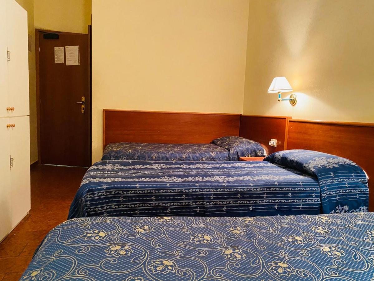Hotel Ferrari 2*