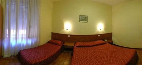 Hotel Ferrari 2*