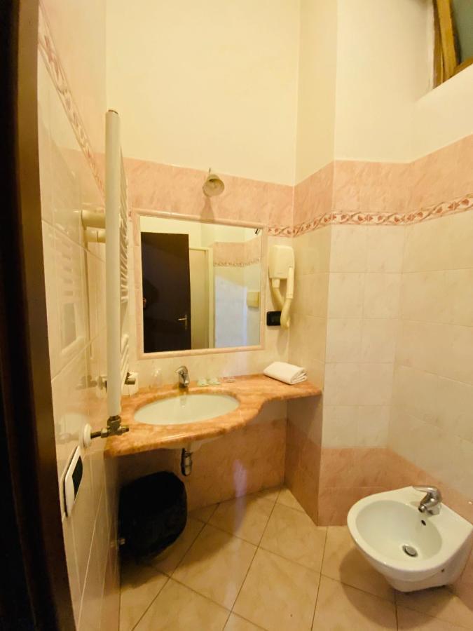Ferrari Hotel 2*